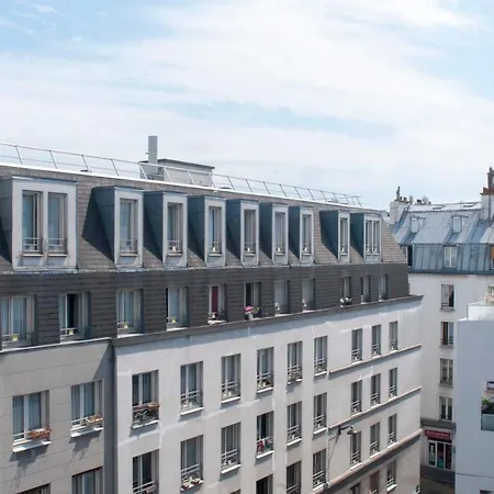 34m With Balcony In The Heart Of